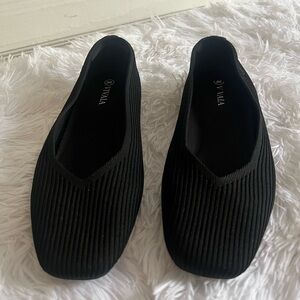 Vivaia Square-Toe V-Cut Flats Size 37 (I believe US size 6.5)